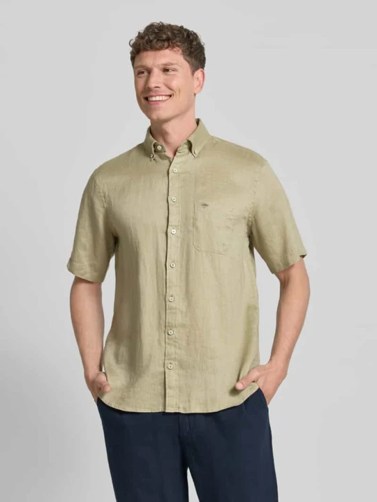 Zdjęcie produktu Koszula z lnu o kroju regular fit z kołnierzykiem typu button down FYNCH-HATTON Jasnozielony