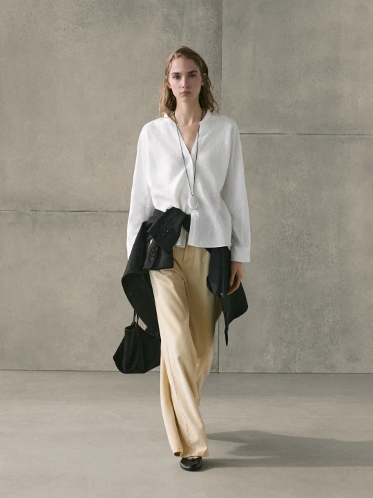 Zdjęcie produktu Koszula Ze 100% Lnu Ze Stójką Z Zapięciem - Biały - Massimo Dutti - Female