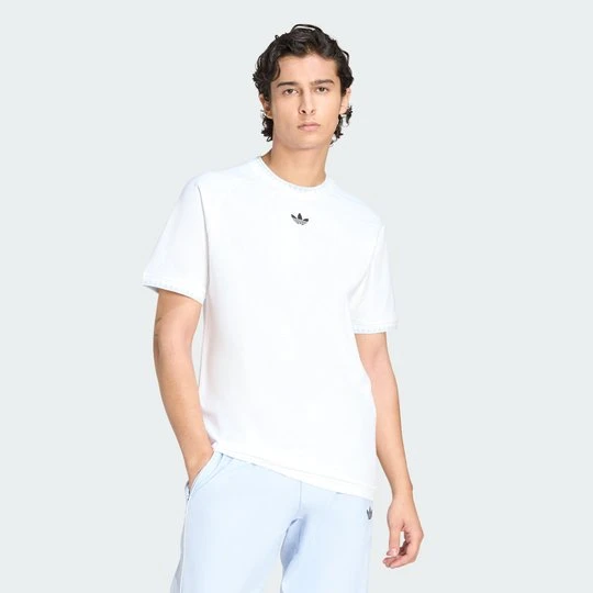 Zdjęcie produktu KOSZULKA CHEST STRIPES ENGINEERED COLLAR TEE Adidas biały