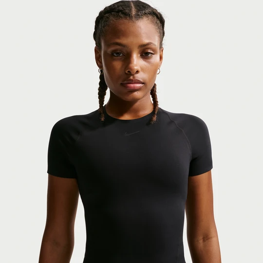 Zdjęcie produktu Koszulka damska z krótkim rękawem Nike Universa Dri-FIT - Czerń