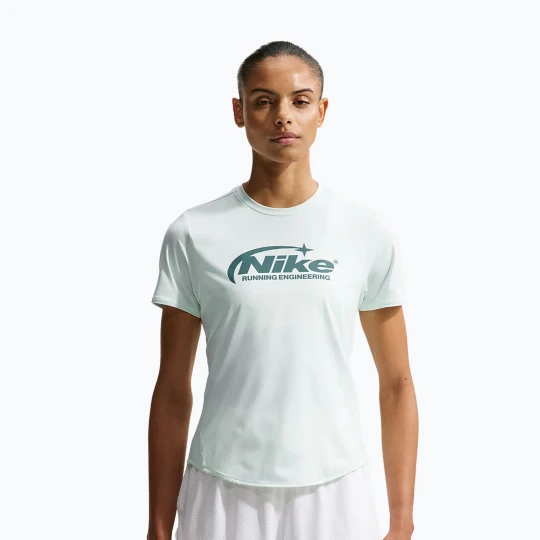 Zdjęcie produktu Koszulka do biegania damska Nike Swift Dri-Fit barely green