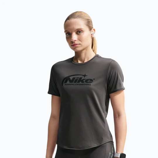 Zdjęcie produktu Koszulka do biegania damska Nike Swift Dri-Fit medium ash Szary