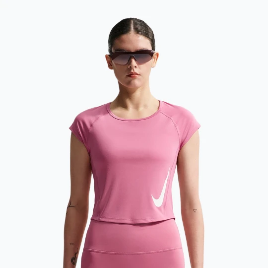 Zdjęcie produktu Koszulka do biegania damska Nike Swoosh Run Dri-Fit peony / photon dust / white Różowy
