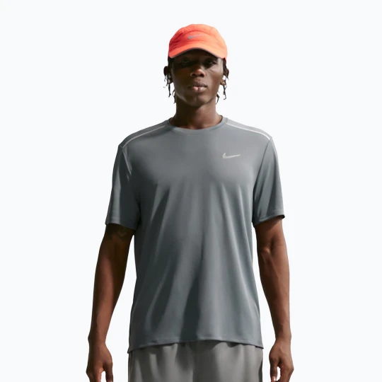 Zdjęcie produktu Koszulka do biegania męska Nike Miler Dri-Fit UV smoke grey