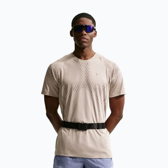 Zdjęcie produktu Koszulka do biegania męska Nike Stride Dri-Fit ADV cream li/mink brown Beżowy