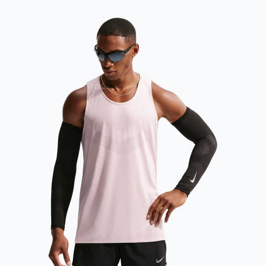 Zdjęcie produktu Koszulka do biegania męska Nike Stride Dri-Fit ADV silt red