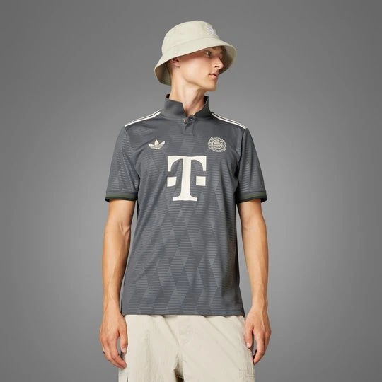Zdjęcie produktu Koszulka FC Bayern 24/25 Wiesn Adidas Grey Six
