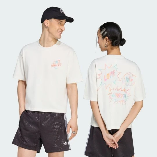 Zdjęcie produktu KOSZULKA LOVE UNITES GFX Adidas Cloud White