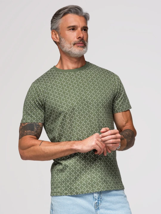 Zdjęcie produktu Koszulka męska dzianinowa z nadrukiem full print – oliwkowa V2 - Rozmiar: M Ombre Clothing oliwkowy