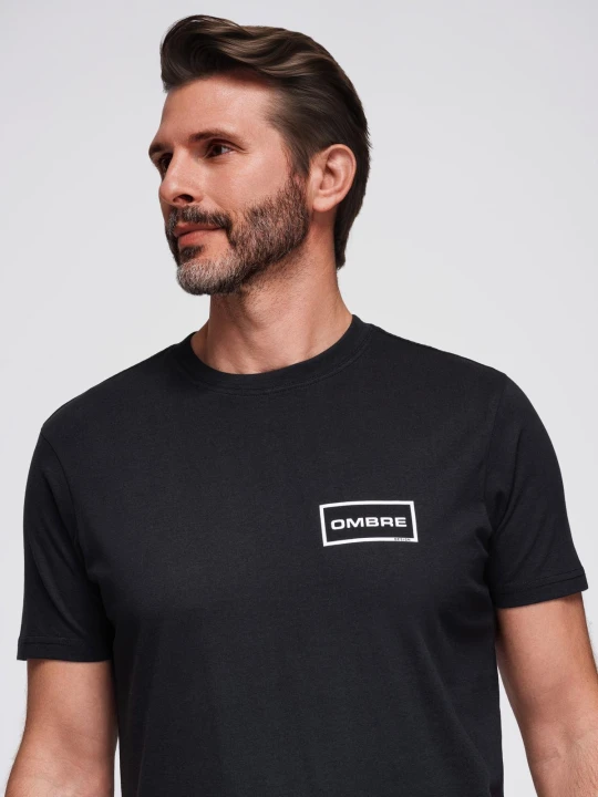 Zdjęcie produktu Koszulka męska dzianinowa z nadrukiem o kroju REGULAR - czarna V2 - Rozmiar: XXL Ombre Clothing