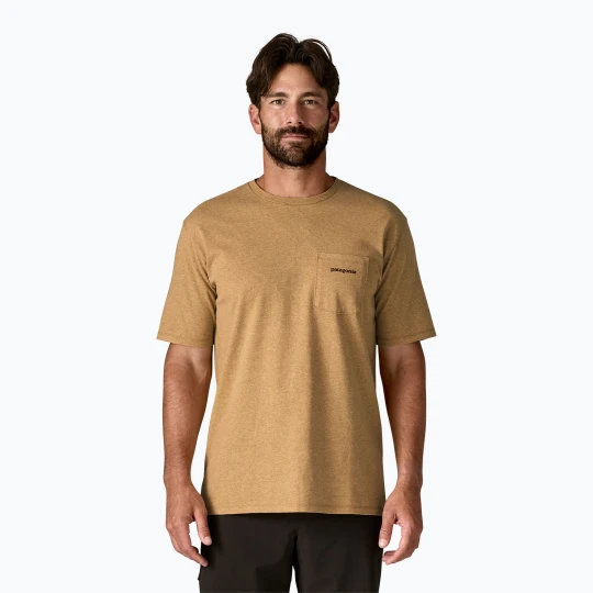 Zdjęcie produktu Koszulka męska Patagonia Boardshort Logo Pocket Responsibili talon gold Brązowy