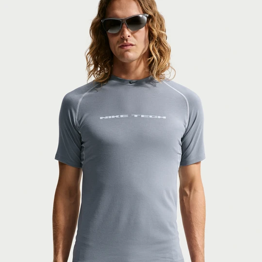 Zdjęcie produktu Koszulka męska z krótkim rękawem Dri-FIT Nike Tech - Szary