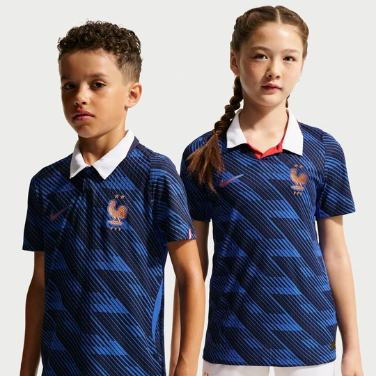 Zdjęcie produktu Koszulka piłkarska dla dużych dzieci Nike Aero-FIT reprezentacja Francji Match 2026 (wersja domowa) - Niebieski