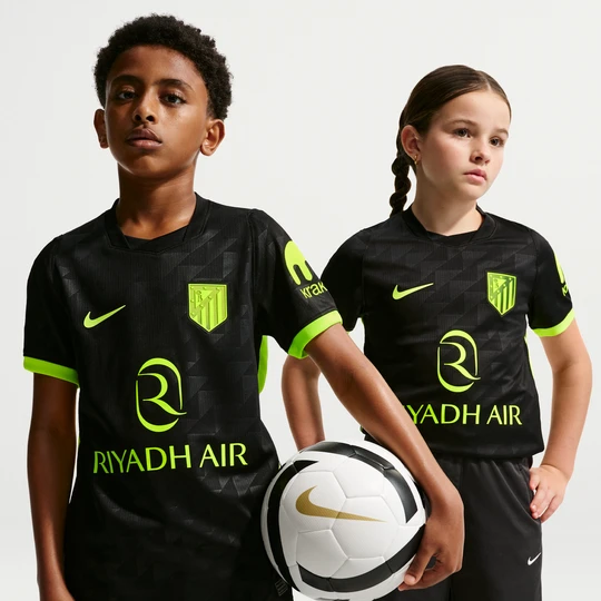 Zdjęcie produktu Koszulka piłkarska dla dużych dzieci Nike Dri-FIT Atlético Madryt Stadium 2026/27 (wersja wyjazdowa) – replika - Czerń