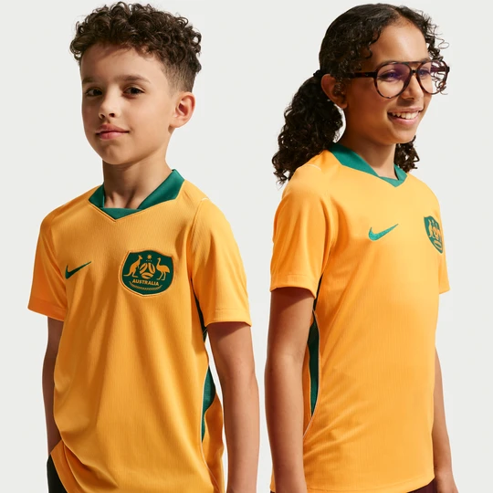 Zdjęcie produktu Koszulka piłkarska dla dużych dzieci Nike Dri-FIT Australia Stadium 2026 (wersja domowa) - Brązowy