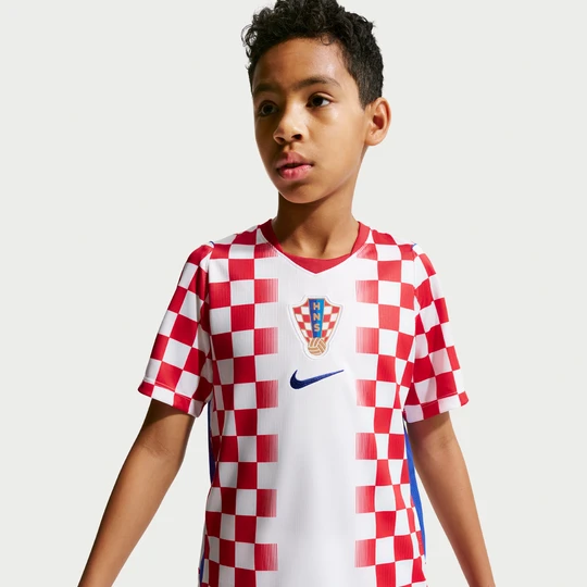 Zdjęcie produktu Koszulka piłkarska dla dużych dzieci Nike Dri-FIT Chorwacja Stadium 2026 (wersja domowa) – replika - Biel