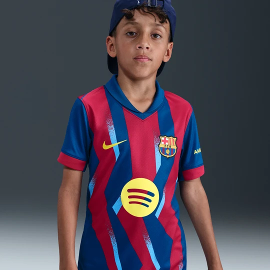 Zdjęcie produktu Koszulka piłkarska dla dużych dzieci Nike Dri-FIT FC Barcelona Stadium 2025 / 26 (wersja czwarta) – replika - Niebieski