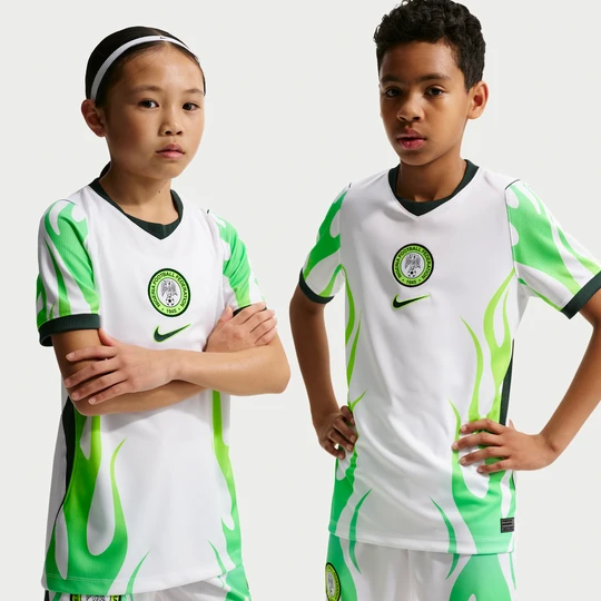 Zdjęcie produktu Koszulka piłkarska dla dużych dzieci Nike Dri-FIT Nigeria Stadium 2026 (wersja wyjazdowa) – replika - Biel