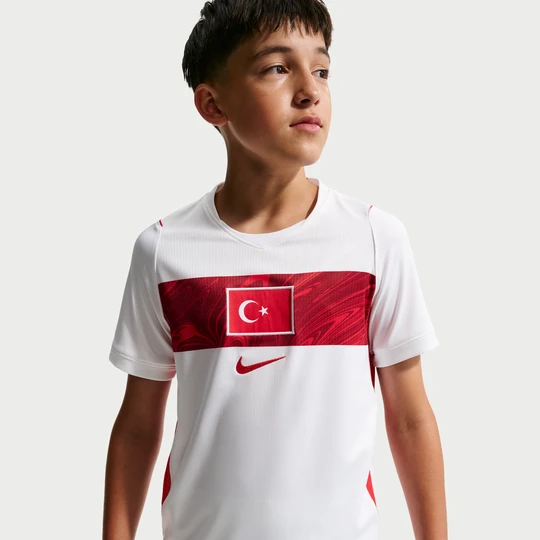 Zdjęcie produktu Koszulka piłkarska dla dużych dzieci Nike Dri-FIT Turcja Stadium 2026 (wersja wyjazdowa) – replika - Biel