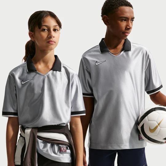 Zdjęcie produktu Koszulka piłkarska z krótkim rękawem dla dużych dzieci Nike Energy Dri-FIT - Szary