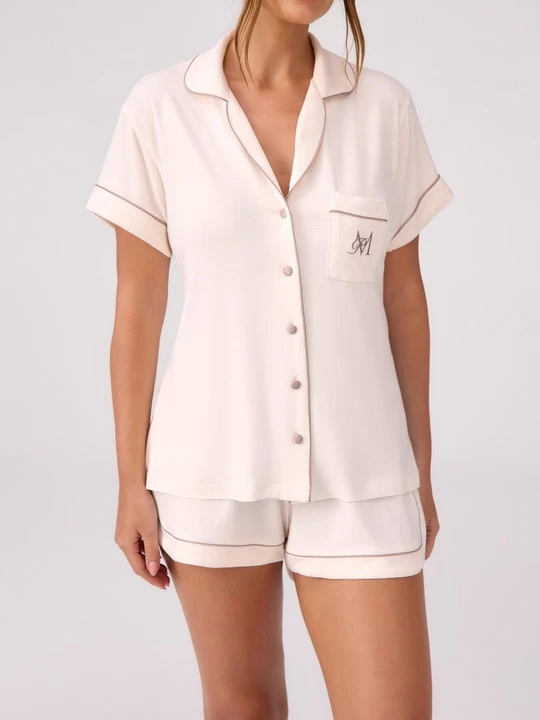 Zdjęcie produktu Koszulka piżamowa z ekologicznego włókna tencel krótki rękaw i haftowane logo Hannah POUPEE