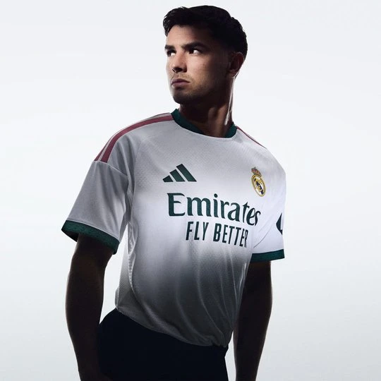 Zdjęcie produktu Koszulka podstawowa Real Madryt 26 / 27 Authentic Adidas biały