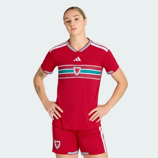 Zdjęcie produktu Koszulka podstawowa Wales 26 Adidas Better Scarlet