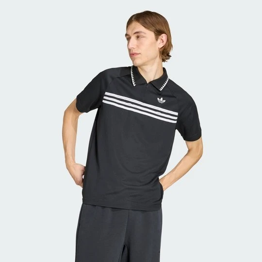 Zdjęcie produktu Koszulka polo o dopasowanym kroju z paskami na klatce piersiowej Adidas czarny