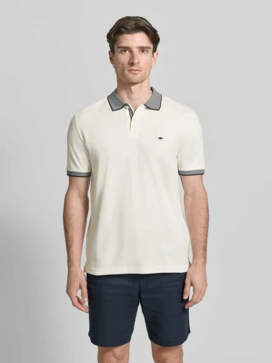 Zdjęcie produktu Koszulka polo o kroju modern fit z haftem FYNCH-HATTON Złamany biały