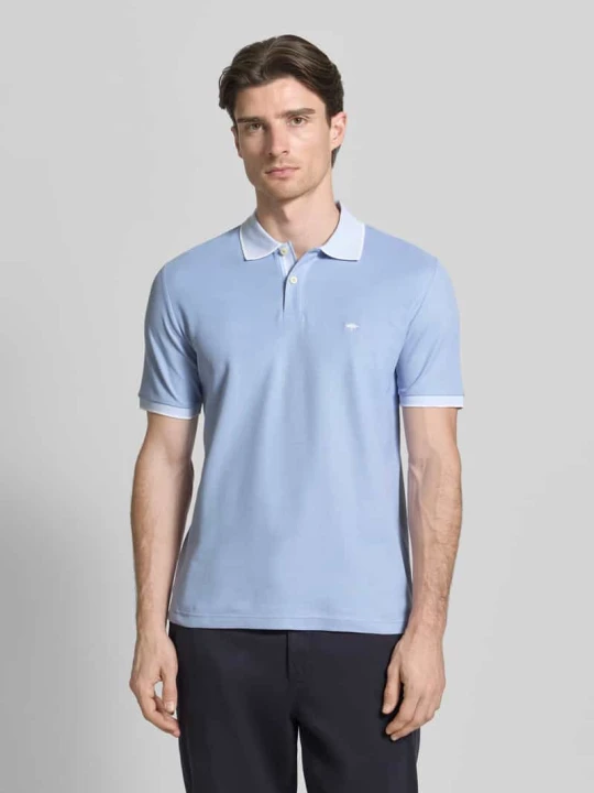Zdjęcie produktu Koszulka polo o kroju modern fit z haftem FYNCH-HATTON Jasnoniebieski