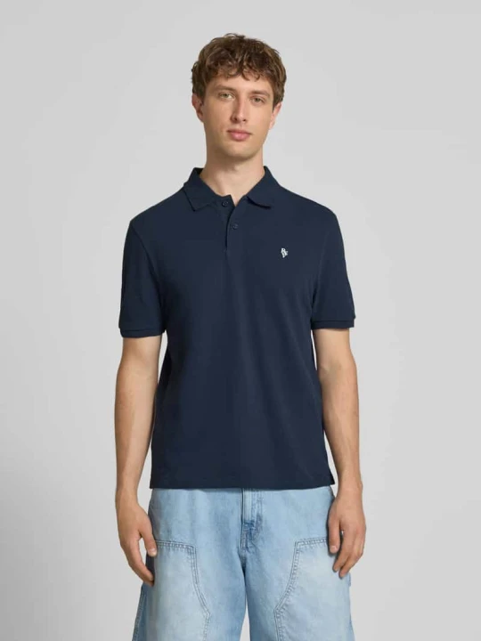 Zdjęcie produktu Koszulka polo o kroju nowoczesnym z wyhaftowanym logo REVIEW Granatowy