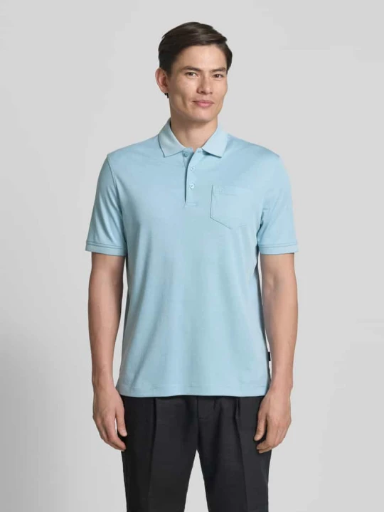 Zdjęcie produktu Koszulka polo o kroju regular fit z brustaszą i wyhaftowanym logo Bugatti Morski
