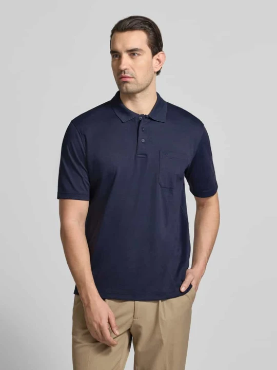 Zdjęcie produktu Koszulka polo o kroju regular fit z brustaszą Christian Berg Granatowy