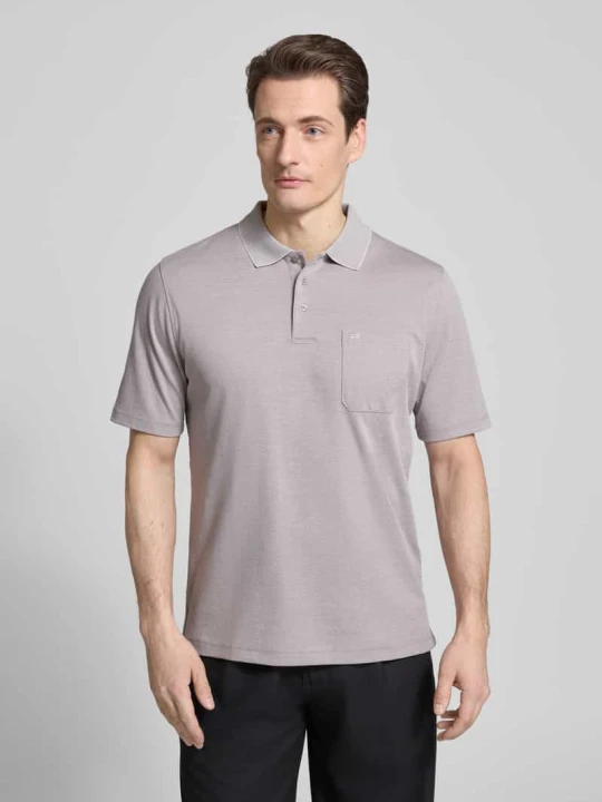 Zdjęcie produktu Koszulka polo o kroju regular fit z brustaszą Christian Berg Średnioszary