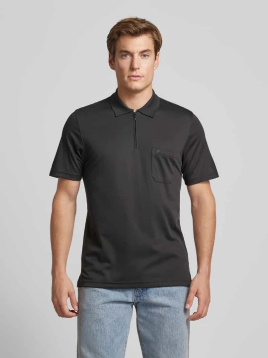 Zdjęcie produktu Koszulka polo o kroju regular fit z kieszenią na piersi RAGMAN Czarny