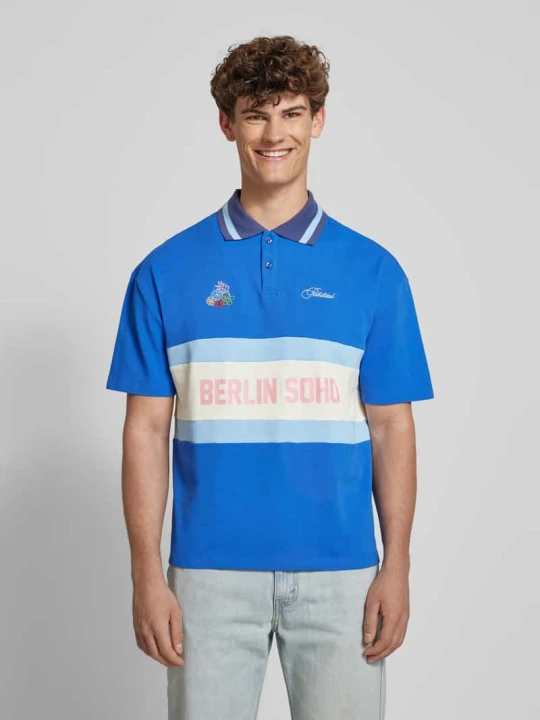 Zdjęcie produktu Koszulka polo o kroju regular fit z nadrukiem z logo PROHIBITED