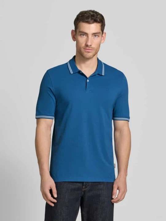 Zdjęcie produktu koszulka polo o kroju regular fit z wyhaftowanym logo Bugatti Jeansowy niebieski