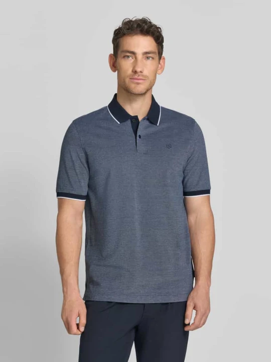 Zdjęcie produktu koszulka polo o kroju regular fit z wyhaftowanym logo Bugatti Jeansowy niebieski