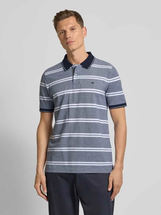 Zdjęcie produktu Koszulka polo o kroju regular fit z wyhaftowanym logo FYNCH-HATTON Granatowy
