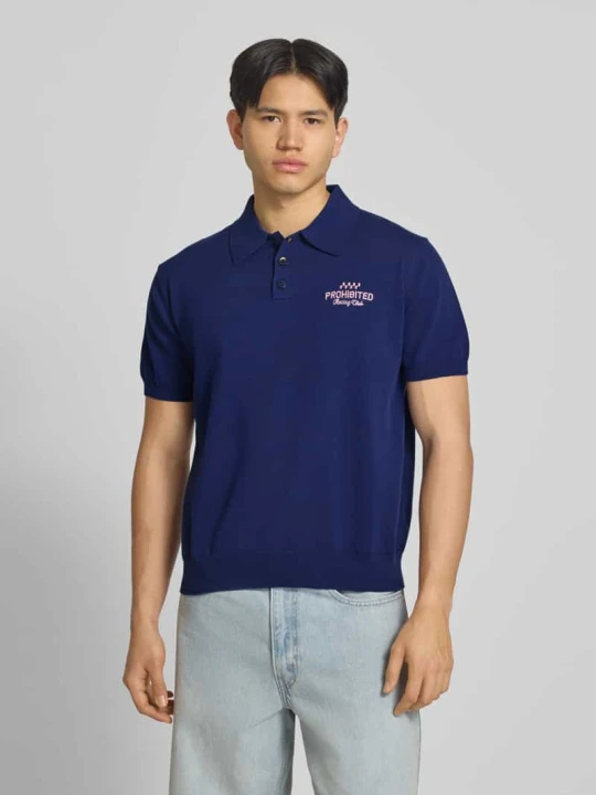 Zdjęcie produktu koszulka polo o kroju regular fit z wyhaftowanym logo model 'Speedtrap' PROHIBITED Granatowy