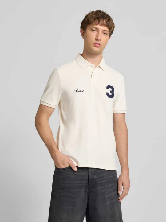 Zdjęcie produktu koszulka polo o kroju regular fit z wyhaftowanym logo REVIEW Złamany biały
