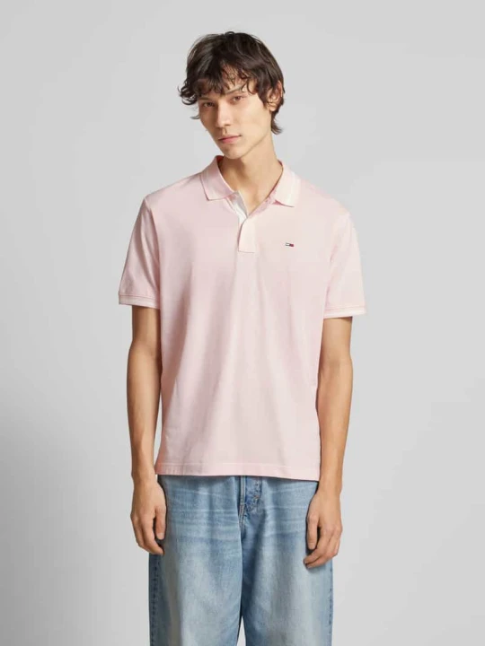 Zdjęcie produktu Koszulka polo o kroju regular fit z wyhaftowanym logo Tommy Jeans Mocnoróżowy