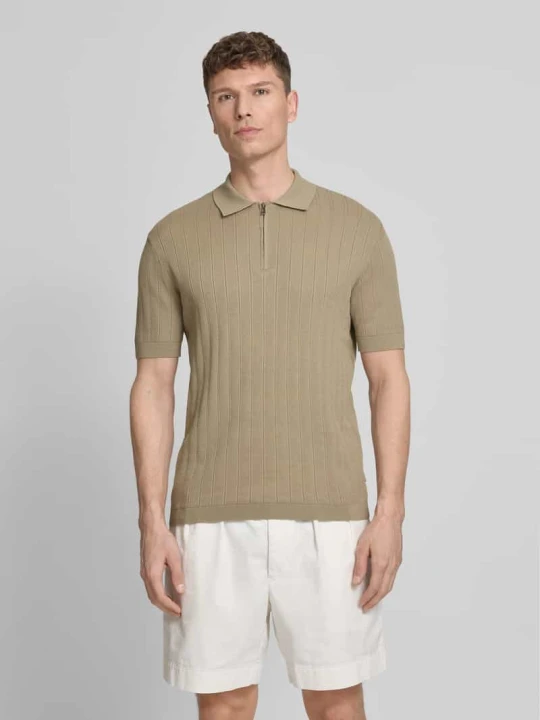 Zdjęcie produktu koszulka polo o kroju regular fit z zamkiem błyskawicznym Armani Exchange Piaskowy