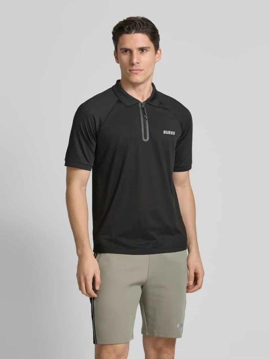 Zdjęcie produktu Koszulka polo o kroju regular fit z zamkiem błyskawicznym model ‘JAISS’ Guess czarny
