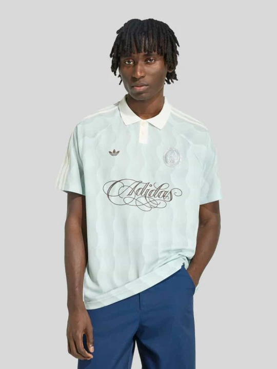 Zdjęcie produktu Koszulka polo o kroju relaxed fit z aplikacją z logo adidas Originals Trzcinowy