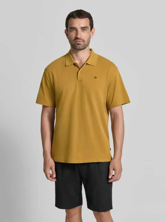 Zdjęcie produktu Koszulka polo o kroju relaxed fit z wyhaftowanym logo Scotch & Soda Koniakowy