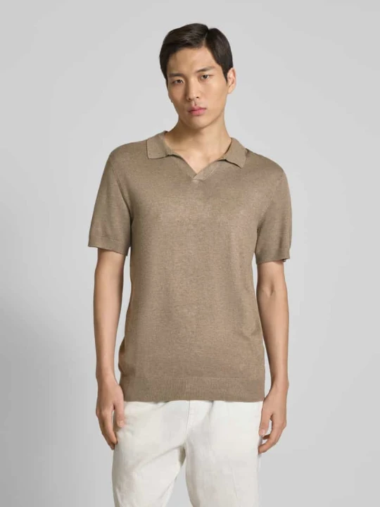 Zdjęcie produktu Koszulka polo o kroju slim fit z dekoltem w serek model ‘Ecovero’ lindbergh Jasnobrązowy