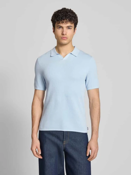 Zdjęcie produktu Koszulka polo o kroju slim fit z fakturowanym wzorem REVIEW Jasnoniebieski