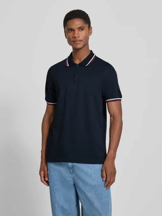 Zdjęcie produktu koszulka polo o kroju slim fit z paskami w kontrastowym kolorze i zamkiem błyskawicznym MCNEAL