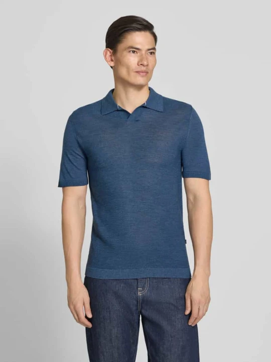 Zdjęcie produktu Koszulka polo o kroju slim fit z żywej wełny z fakturowanym wzorem Maerz Muenchen Jeansowy niebieski